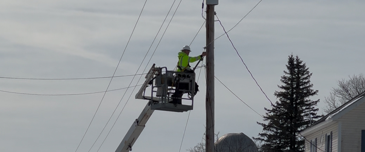 Aerial fiber installation crew preparing networks for the future of fiber connectivity