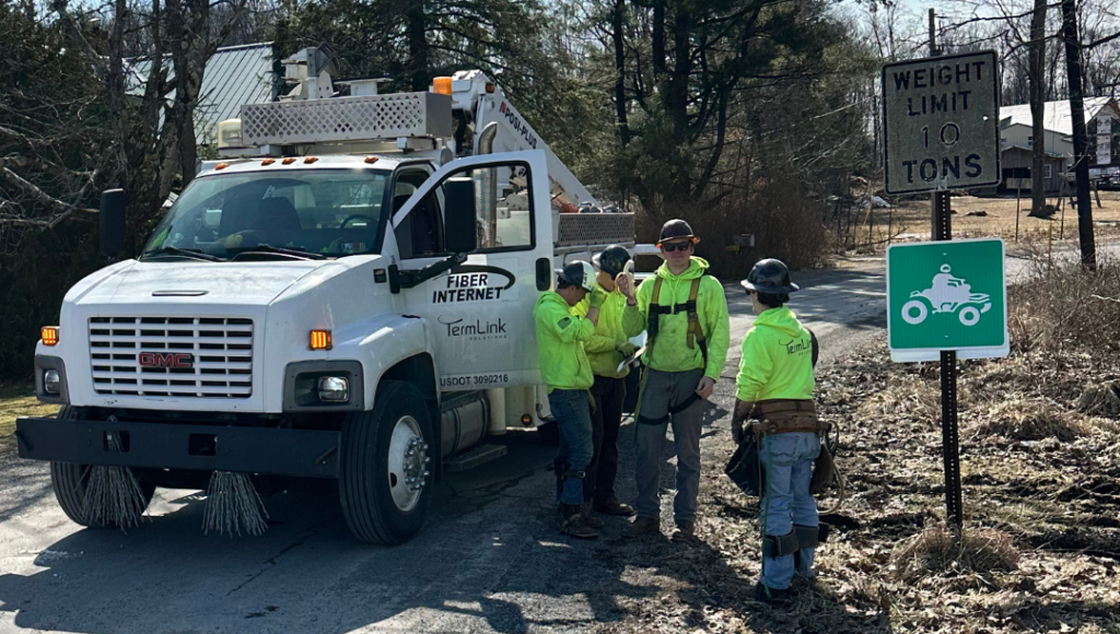 TermLink linemen team supporting each other on job site