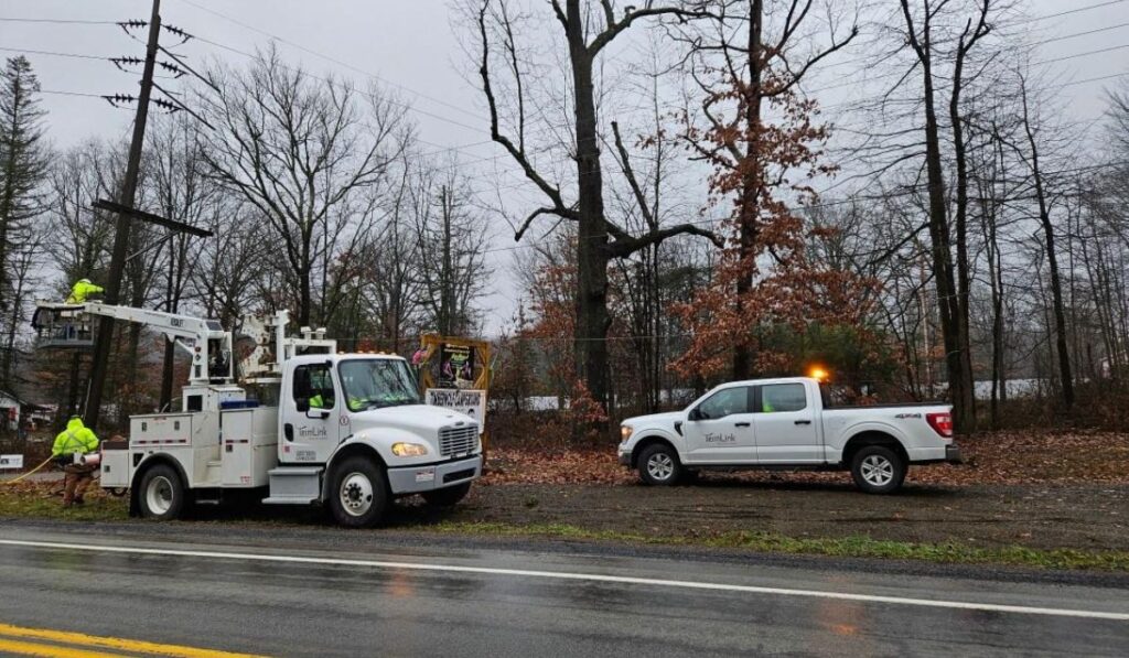 TermLink Solutions crew installing aerial fiber with technology-driven planning